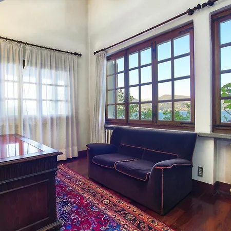 Ispra Villa Sleeps 10 With Wifi * Ispra