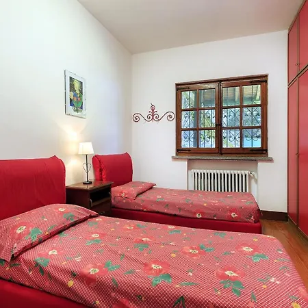 Ispra Villa Sleeps 10 With Wifi * Ispra