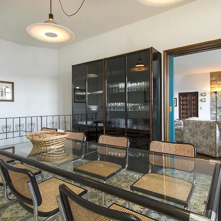 Ispra Villa Sleeps 10 With Wifi Willa Ispra