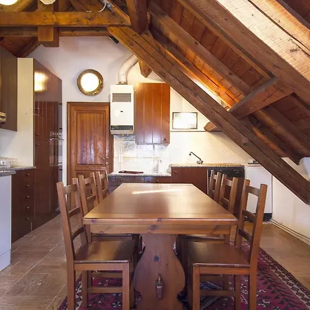 Ispra Villa Sleeps 10 With Wifi *