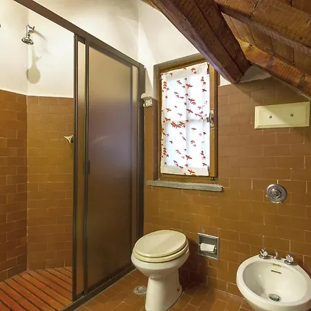 Ispra Villa Sleeps 10 With Wifi *