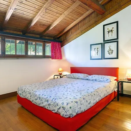Ispra Villa Sleeps 10 With Wifi Willa Ispra