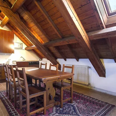 Ispra Villa Sleeps 10 With Wifi Ispra