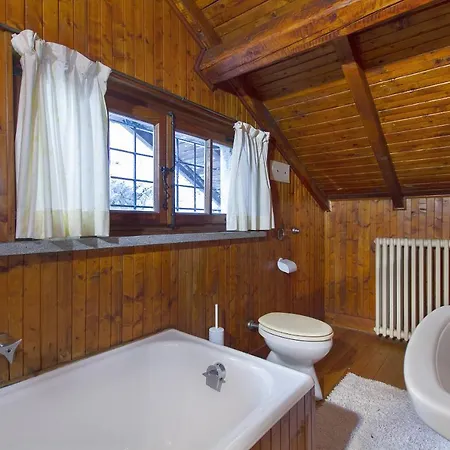 Ispra Villa Sleeps 10 With Wifi Willa Ispra
