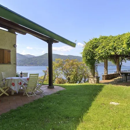 Ispra Villa Sleeps 10 With Wifi Willa Ispra